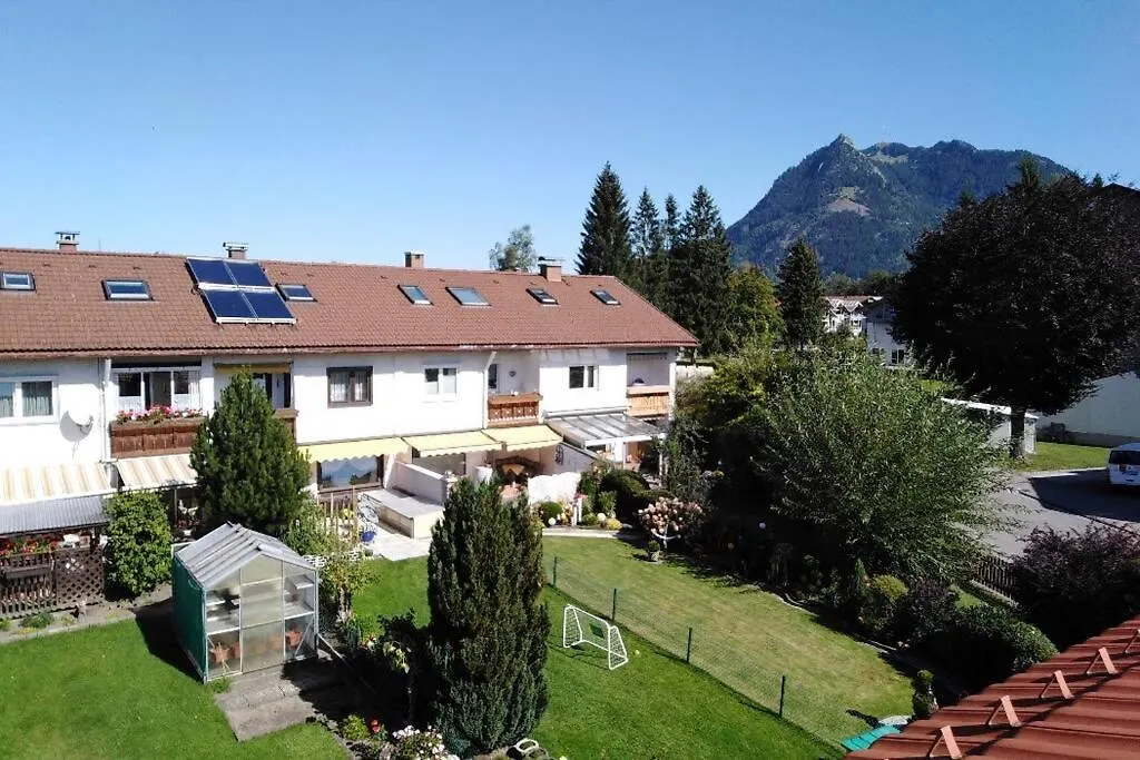アパート Komplette Dachwohnung Mit Balkon Und Bergblick ゾントホーフェン ドイツ